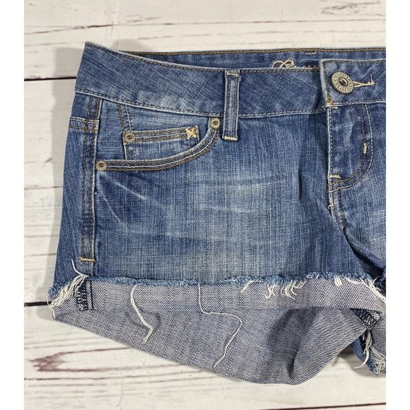 Guess Womens Jean Shorts Size 28 Denim Rolled Raw Hem Cut Off Button Back Pocket - Picture 5 of 9